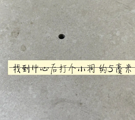 唐山瓷砖空鼓维修公司专业解答在瓷砖铺贴过程中，如果砂料搅拌不均匀，将会带来以下问题
